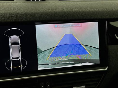Certified 2020 Porsche Cayenne AWD/4WD image 17