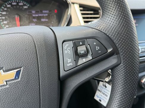Used 2020 Chevrolet Trax LS w/ Tint and Cruise Package AWD/4WD image 28