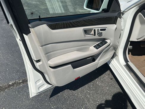 Used 2016 Mercedes-Benz E 350 4MATIC Sedan image 18