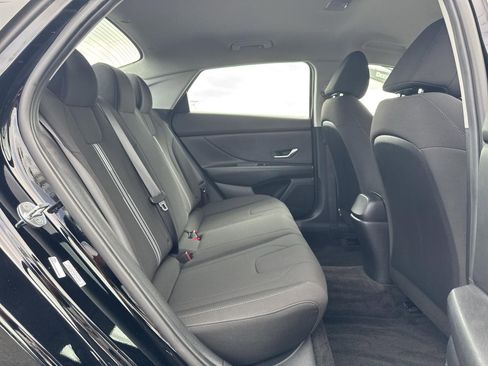 Used 2022 Hyundai Elantra SEL w/ Cargo Package image 34