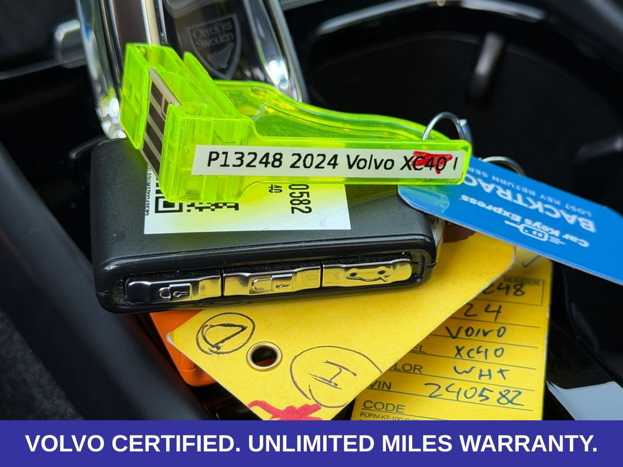 Certified 2024 Volvo XC40 B5 Ultimate AWD/4WD image 32