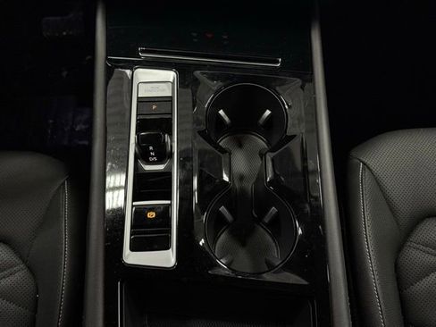 Used 2025 Volkswagen Atlas SE image 30