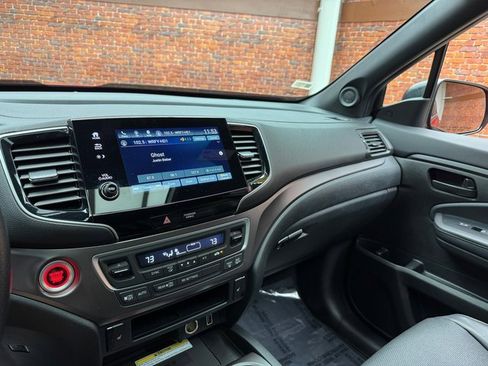 Used 2023 Honda Passport EX-L image 17