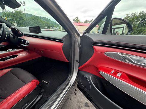 Used 2022 Genesis GV70 2.5T w/ Sport Prestige Package image 18