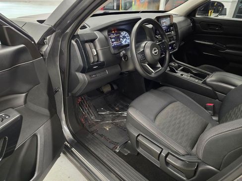Used 2023 Nissan Pathfinder S FWD image 15