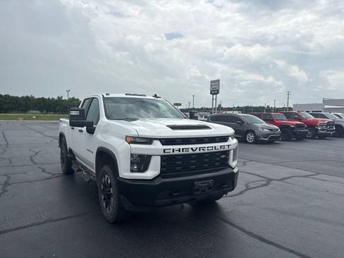 Used 2020 Chevrolet Silverado 2500 Custom w/ Custom Value Package AWD/4WD image 6