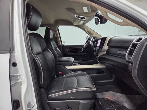 Used 2022 RAM 2500 Laramie AWD/4WD image 16