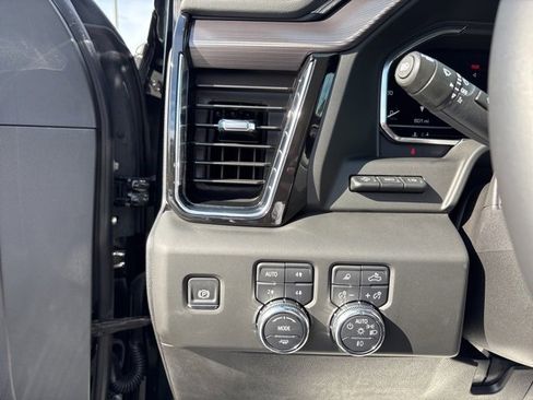 Used 2025 GMC Sierra 2500 Denali Ultimate w/ Max Trailering Package image 17