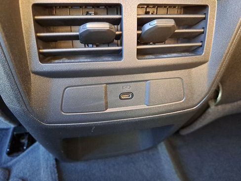 Used 2025 GMC Canyon Elevation image 9