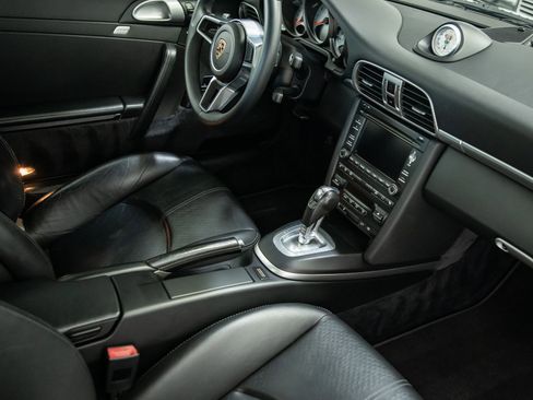Used 2009 Porsche 911 Carrera S RWD image 28