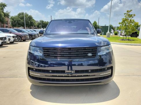 Used 2023 Land Rover Range Rover Long Wheelbase SE AWD/4WD image 2
