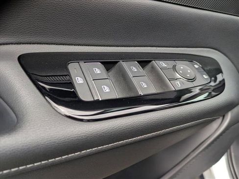 Certified 2025 Nissan Murano SV FWD image 11