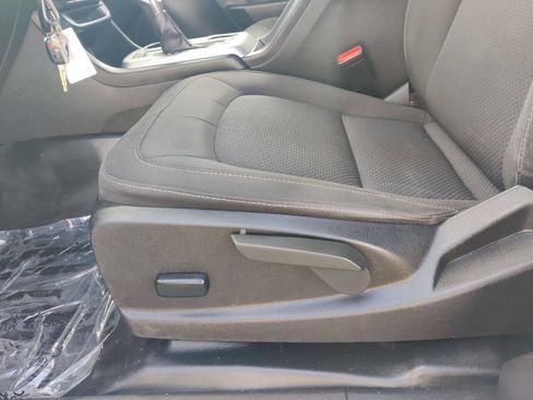 Used 2022 Chevrolet Colorado LT w/ Fleet Safety Package image 23