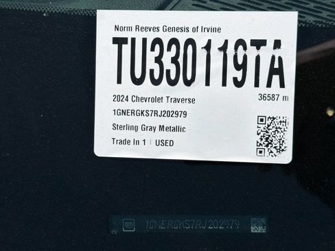 Used 2024 Chevrolet Traverse LT w/ LPO, Floor Liner Package FWD image 3