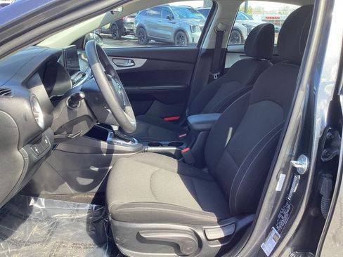 Used 2023 Kia Forte LXS FWD image 12