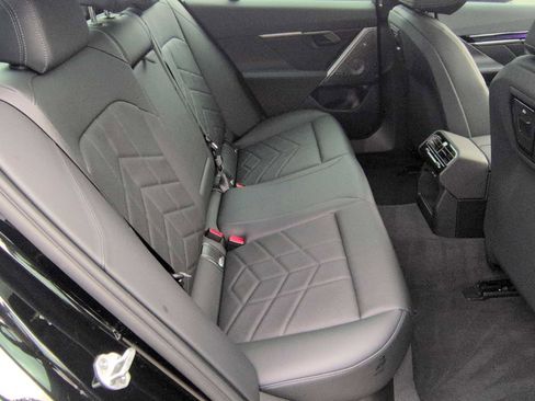 Used 2025 BMW i5 M60 w/ Premium Package image 21