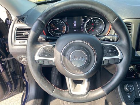 Used 2018 Jeep Compass Trailhawk w/ Leather Interior Group AWD/4WD image 10