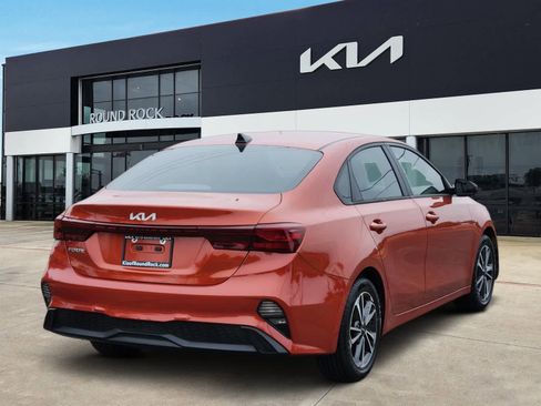 Certified 2022 Kia Forte LXS w/ LXS Technology Package FWD image 5