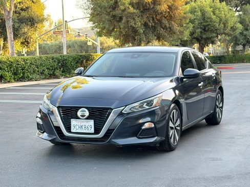 Used 2022 Nissan Altima 2.5 SV FWD image 8