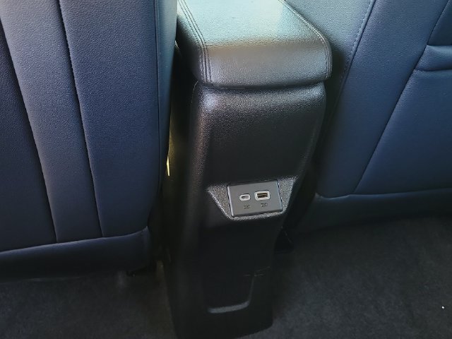 Used 2022 Chevrolet Bolt EUV Premier w/ Sun & Sound Package FWD image 12