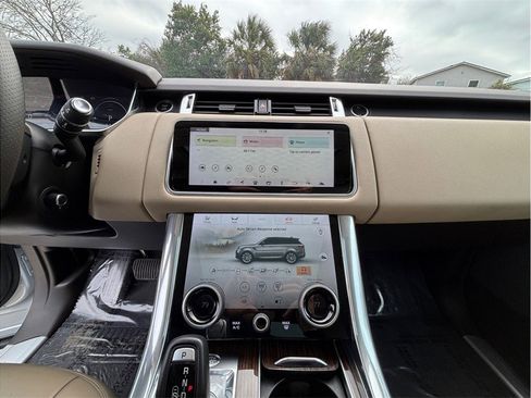 Used 2020 Land Rover Range Rover Sport HSE image 11