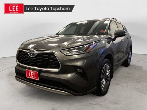 Used 2021 Toyota Highlander Platinum AWD/4WD image 1