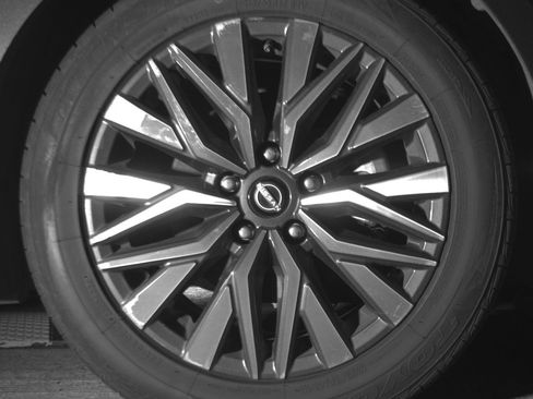 Used 2024 Nissan Altima 2.5 SV FWD image 13