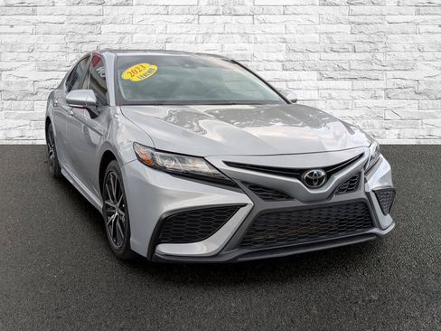 Used 2023 Toyota Camry SE FWD image 4