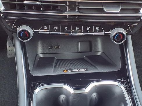 New 2026 Chevrolet Traverse LT image 14