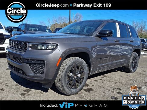 New 2026 Jeep Grand Cherokee Laredo image 1