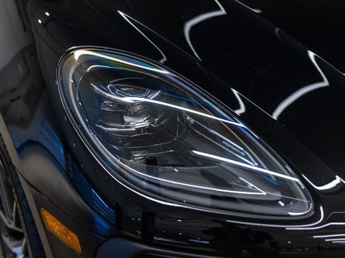 Certified 2026 Porsche Macan AWD/4WD image 14