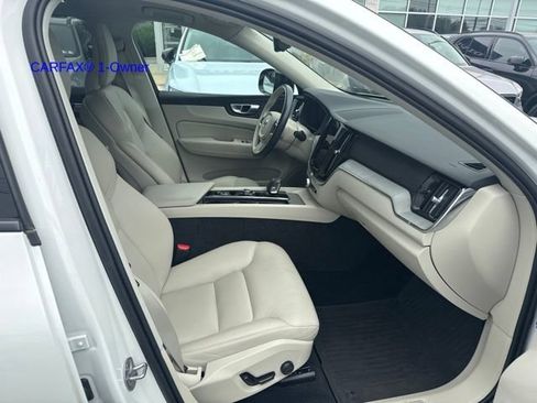 Used 2024 Volvo XC60 B5 Plus w/ Protection Package Premier AWD/4WD image 3