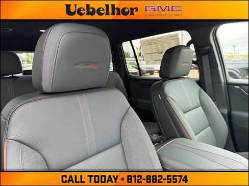 New 2026 GMC Acadia AT4 w/ Luxury Package AWD/4WD image 4