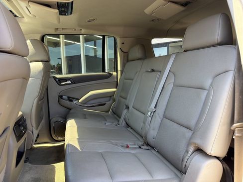 Used 2015 GMC Yukon XL SLT w/ Open Road Package AWD/4WD image 31