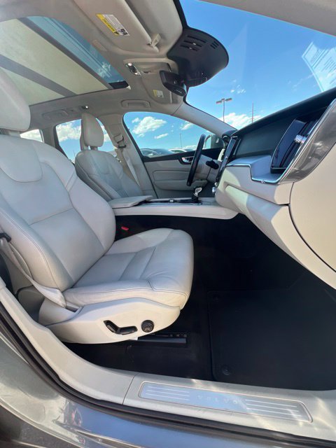Used 2018 Volvo XC60 T6 Momentum w/ Convenience Package AWD/4WD image 34