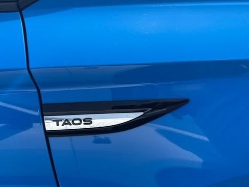 Used 2024 Volkswagen Taos SE AWD/4WD image 3