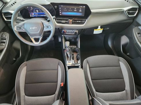 New 2026 Chevrolet TrailBlazer LT w/ Midnight Edition FWD image 17