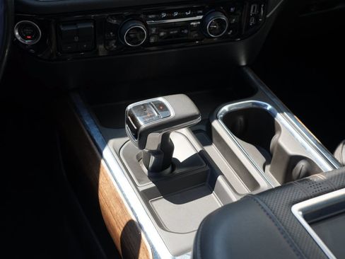 Certified 2022 Chevrolet Silverado 1500 High Country w/ High Country Premium Package AWD/4WD image 27