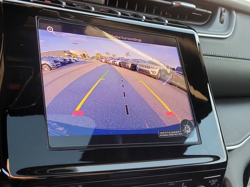 New 2025 Jeep Grand Cherokee Altitude image 24