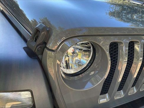 Used 2021 Jeep Wrangler Sport S image 26