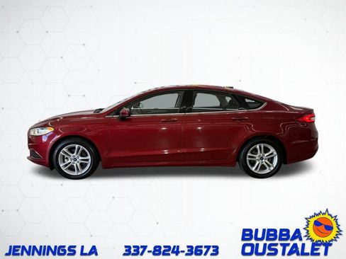 Used 2018 Ford Fusion SE w/ Fusion SE Technology Package image 3