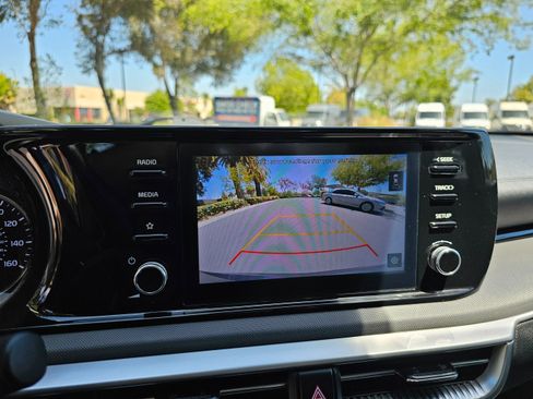 Used 2023 Kia K5 LXS image 12