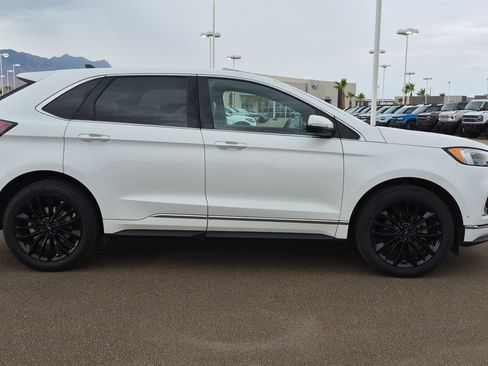 Used 2020 Ford Edge Titanium w/ Equipment Group 301A FWD image 2