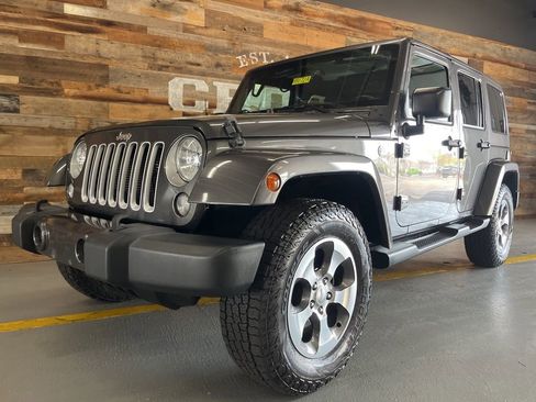 Used 2017 Jeep Wrangler Unlimited Sahara w/ Connectivity Group image 16
