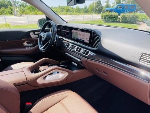 Used 2024 Mercedes-Benz GLE 350 4MATIC w/ 3rd Row Seat Package image 11