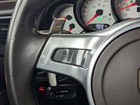 Used 2016 Porsche 911 Turbo S image 19