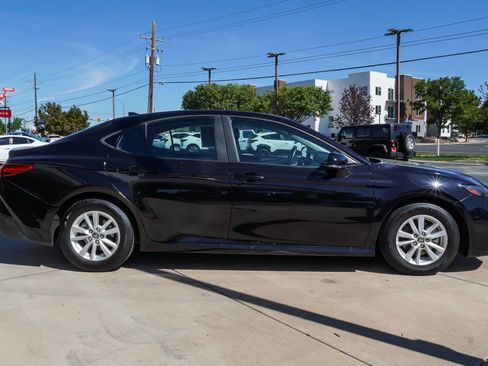 Used 2025 Toyota Camry LE FWD image 9