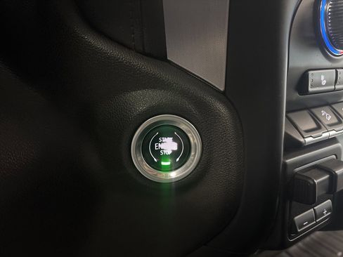 Used 2020 GMC Sierra 1500 SLT w/ X31 Off-Road Package image 19