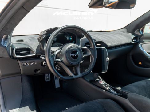 Used 2023 McLaren Artura RWD image 13