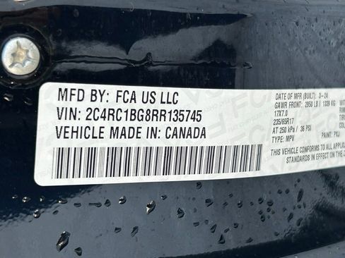 Used 2024 Chrysler Pacifica Touring-L image 47